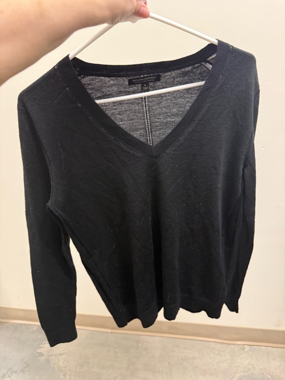 Banana Republic Black V-Neck Long Sleeve Sweater